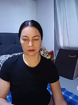 Snapshot of renata_hot1 chatting on 07-02-26, 10:27 renata hot1 online show from 07-02-26, 10:27