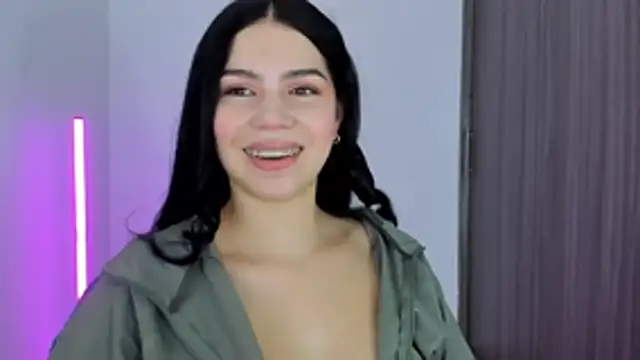 Snapshot of Natasha_su_ chatting on 10-26-25, 01:00 Natasha su online show from 10-26-25, 01:00