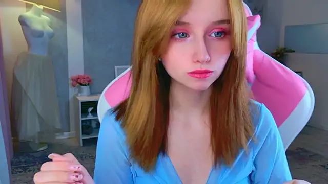 Snapshot of b4by_LoL1 chatting on 11-30-25, 01:37 b4by LoL1 online show from 11-30-25, 01:37