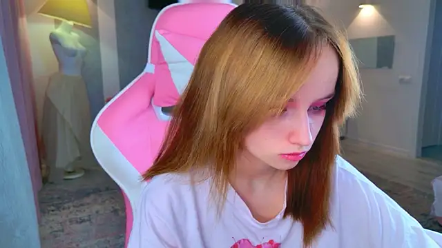 Snapshot of b4by_LoL1 chatting on 12-02-25, 11:26 b4by LoL1 online show from 12-02-25, 11:26