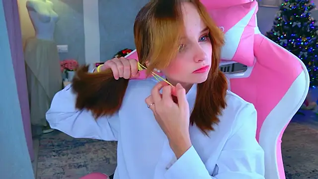 Snapshot of b4by_LoL1 chatting on 12-22-25, 11:40 b4by LoL1 online show from 12-22-25, 11:40