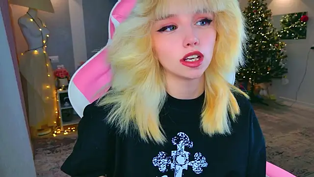 Snapshot of b4by_LoL1 chatting on 01-17-26, 12:21 b4by LoL1 online show from 01-17-26, 12:21