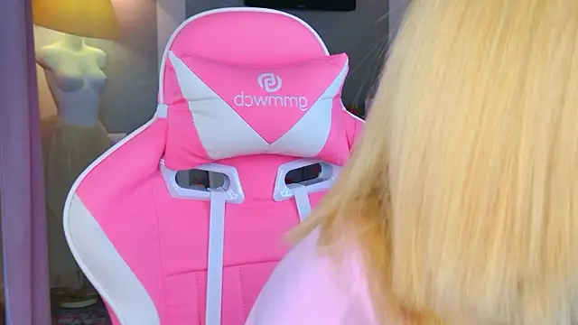 Snapshot of b4by_LoL1 chatting on 02-08-26, 10:29 b4by LoL1 online show from 02-08-26, 10:29