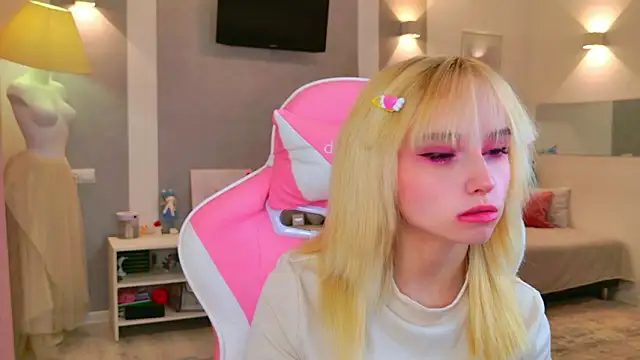 Snapshot of b4by_LoL1 chatting on 02-22-26, 02:37 b4by LoL1 online show from 02-22-26, 02:37