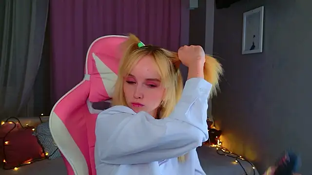 Snapshot of b4by_LoL1 chatting on 02-27-26, 02:17 b4by LoL1 online show from 02-27-26, 02:17