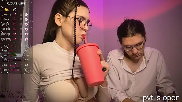 Snapshot of passiondesire_ chatting on 10-16-25, 08:37 passiondesire online show from 10-16-25, 08:37