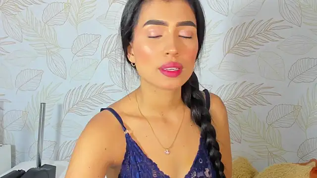 Snapshot of TianaReedd chatting on 12-16-24, 12:16 TianaReedd online show from 12-16-24, 12:16