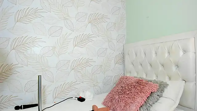 Snapshot of TianaReedd chatting on 01-18-25, 01:29 TianaReedd online show from 01-18-25, 01:29