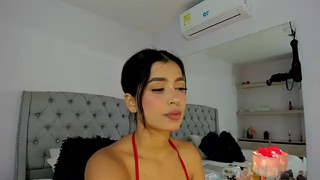 Snapshot of TianaReedd chatting on 10-03-25, 12:24 TianaReedd online show from 10-03-25, 12:24
