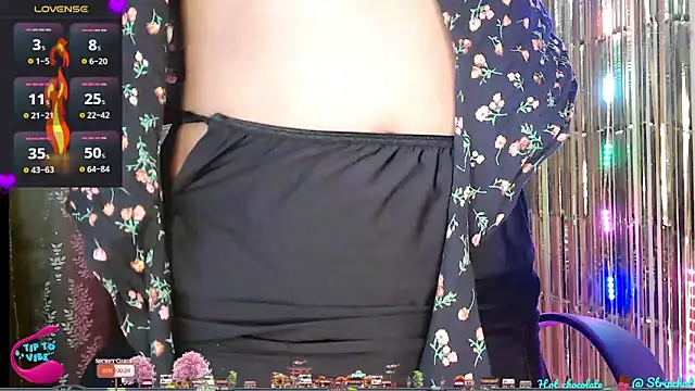 Snapshot of Hot_chocolate__ chatting on 12-15-24, 09:20 Hot chocolate   online show from 12-15-24, 09:20