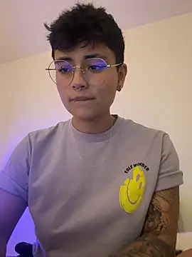 Snapshot of Ashley_Chriss chatting on 02-22-25, 12:05 Ashley Chriss online show from 02-22-25, 12:05