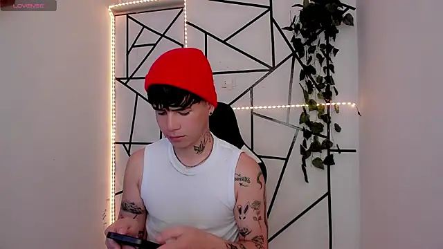 Tayson Rivers online show from 05-18-26, 04:02