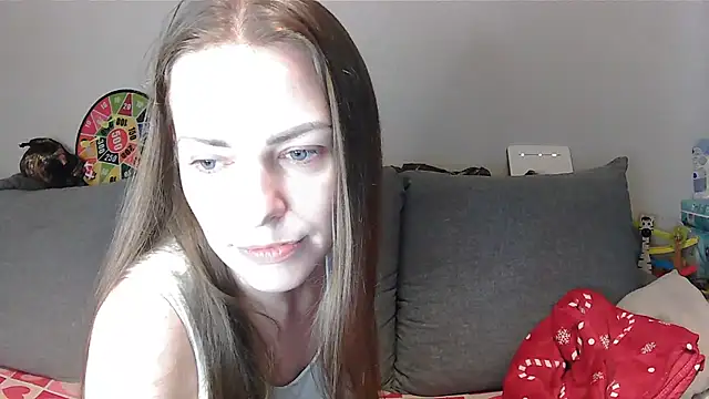 AnnaDiamond1 online show from 07-21-26, 12:07