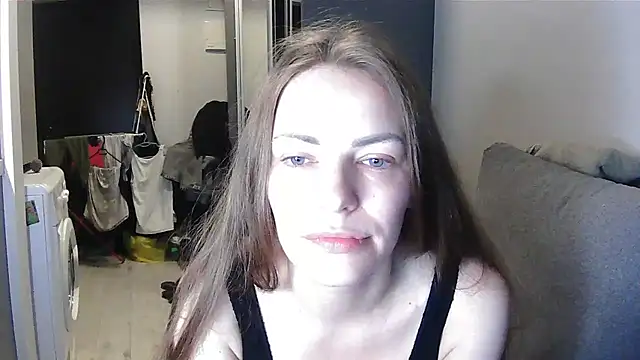 AnnaDiamond1 online show from 07-26-26, 02:42