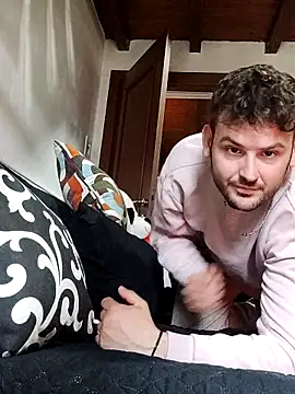 Snapshot of TheKing966 chatting on 03-03-26, 12:33 TheKing966 online show from 03-03-26, 12:33