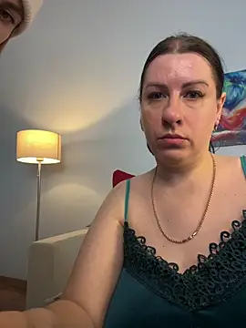 Evelinia online show from 02-18-25, 05:42