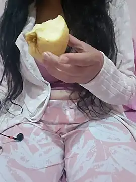 Snapshot of Liyan- chatting on 11-24-25, 10:31 Liyan- online show from 11-24-25, 10:31