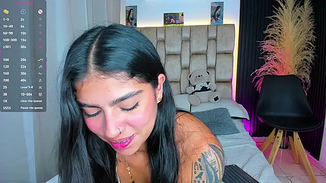 little sophie18 online show from 04-22-26, 08:43