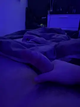 Snapshot of LWLS2403 chatting on 12-18-25, 08:20 LWLS2403 online show from 12-18-25, 08:20