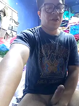 Snapshot of strokvic chatting on 03-20-25, 11:45 strokvic online show from 03-20-25, 11:45