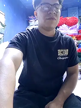 Snapshot of strokvic chatting on 11-19-25, 12:10 strokvic online show from 11-19-25, 12:10