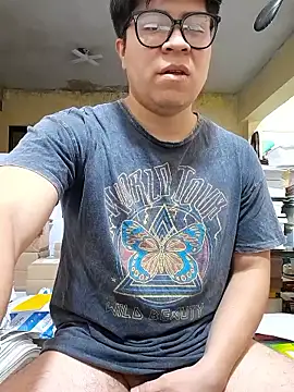 Snapshot of strokvic chatting on 01-10-26, 10:47 strokvic online show from 01-10-26, 10:47