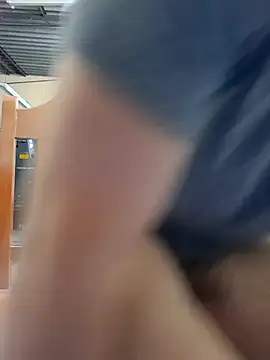 Snapshot of strokvic chatting on 02-19-26, 10:39 strokvic online show from 02-19-26, 10:39