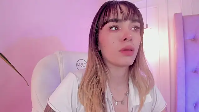 Lucy Vega online show from 12-15-25, 05:01