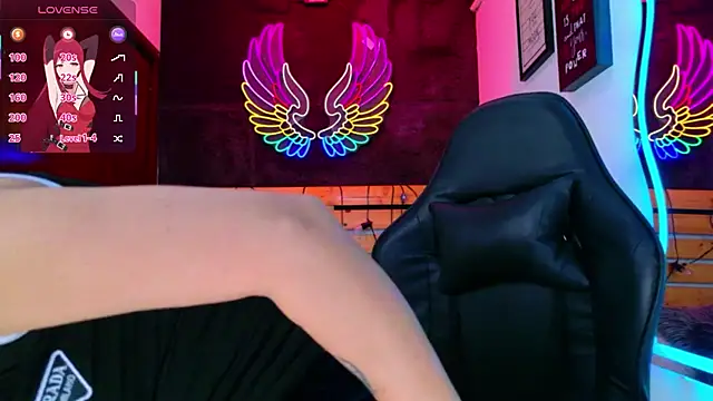 Snapshot of meghan_nill chatting on 04-28-26, 03:11 meghan nill online show from 04-28-26, 03:11