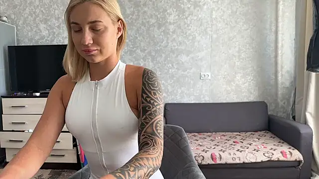 AnneBall online show from 03-21-25, 08:28