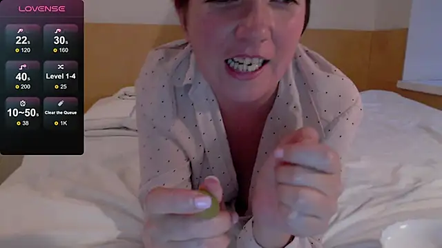 Katherine Fox online show from 09-20-25, 03:46