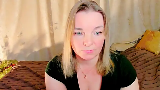 Snapshot of Regina__blue chatting on 01-15-26, 05:05 Regina blue online show from 01-15-26, 05:05