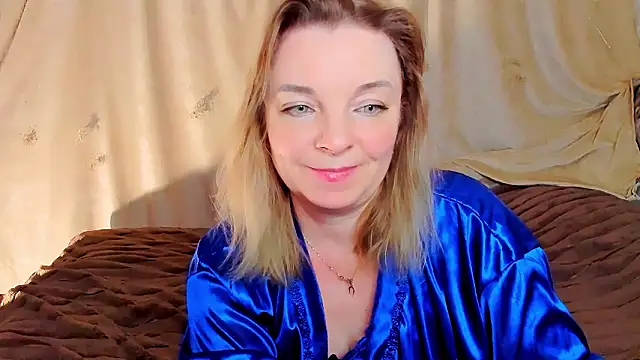 Snapshot of Regina__blue chatting on 02-01-26, 05:22 Regina blue online show from 02-01-26, 05:22