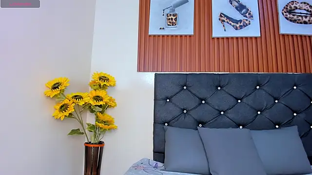 Zoe pss online show from 10-28-25, 08:22