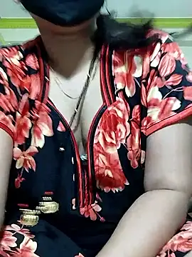 Snapshot of Kashish_18 chatting on 02-14-26, 07:49 Kashish 18 online show from 02-14-26, 07:49