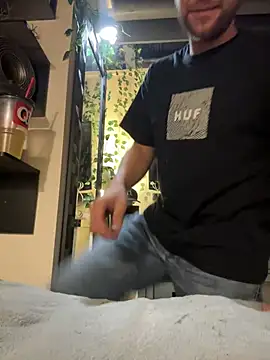 Snapshot of SmokingSloth chatting on 02-09-25, 04:36 SmokingSloth online show from 02-09-25, 04:36