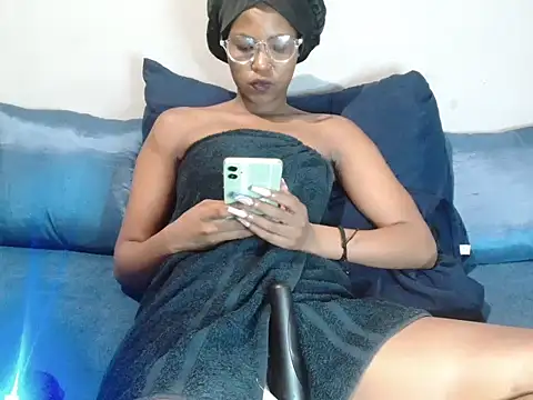 Snapshot of DarkDivva24 chatting on 12-17-24, 11:38 DarkDivva24 online show from 12-17-24, 11:38