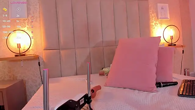 Amy-Saenz online show from 04-10-26, 04:33