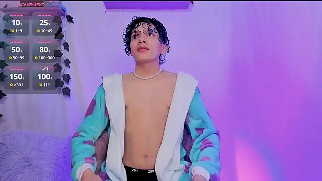 Snapshot of Im_Alejo chatting on 03-20-25, 12:30 Im Alejo online show from 03-20-25, 12:30