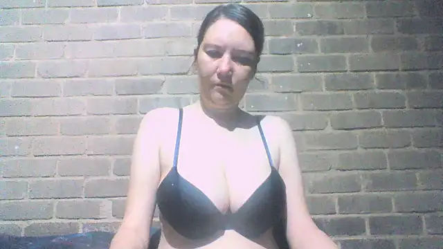 EksJouneMwah online show from 11-28-25, 06:16