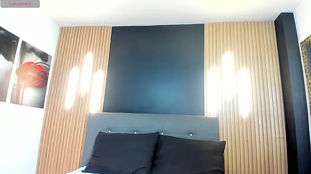 EvaaLovia1 online show from 03-12-26, 01:17