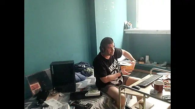 YouWantMe666 online show from 06-18-26, 06:02