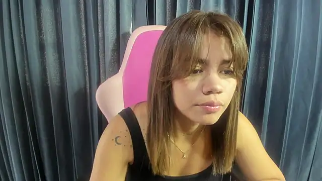 Snapshot of Gissel_Angel chatting on 01-25-25, 06:24 Gissel Angel online show from 01-25-25, 06:24