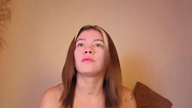 Snapshot of Gissel_Angel chatting on 10-28-25, 08:33 Gissel Angel online show from 10-28-25, 08:33