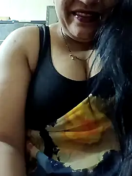 Snapshot of sneha_rose chatting on 12-24-24, 04:33 sneha rose online show from 12-24-24, 04:33