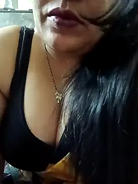 Snapshot of sneha_rose chatting on 01-21-25, 05:09 sneha rose online show from 01-21-25, 05:09