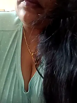 Snapshot of sneha_rose chatting on 02-25-25, 07:31 sneha rose online show from 02-25-25, 07:31