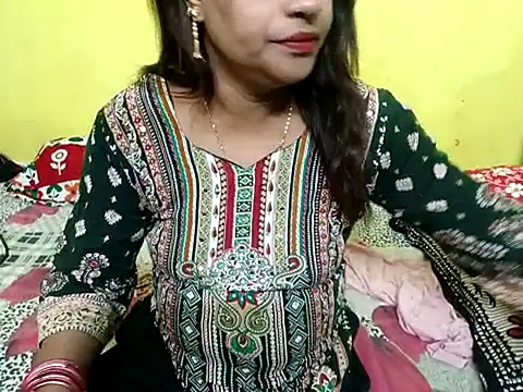 Snapshot of Sexyranibhabhi chatting on 11-07-25, 02:06 Sexyranibhabhi online show from 11-07-25, 02:06