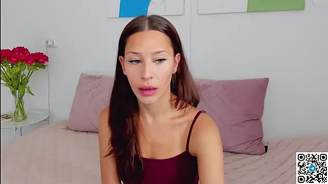 SelenaRousey online show from 06-06-26, 08:08