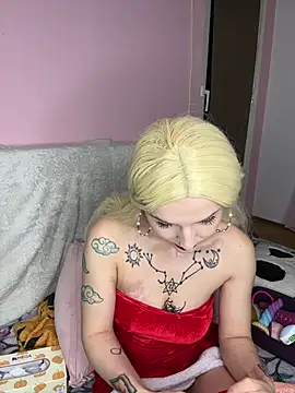 MoonAgnes online show from 12-26-24, 10:20